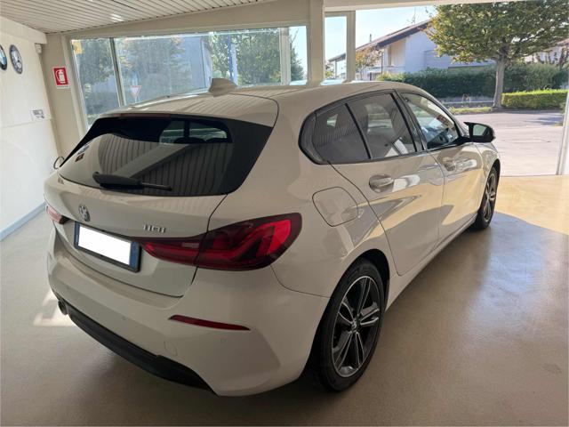 BMW 118 i 5p. Sport automatica - foto 4 di 8