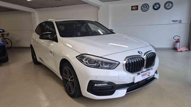 BMW 118 i 5p. Sport automatica, del 2021, 119.000 km, in vendita a Montebelluna (TV)