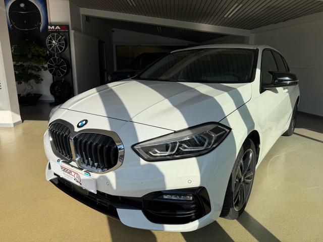 BMW 118 i 5p. Sport automatica - foto 2 di 8