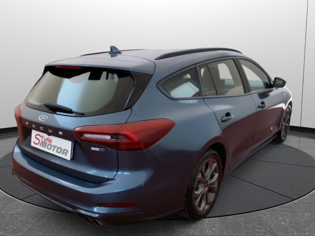 Ford Focus 1.0 EcoBoost Hybrid 125 CV 5p. ST-Line Design - foto 4 di 4