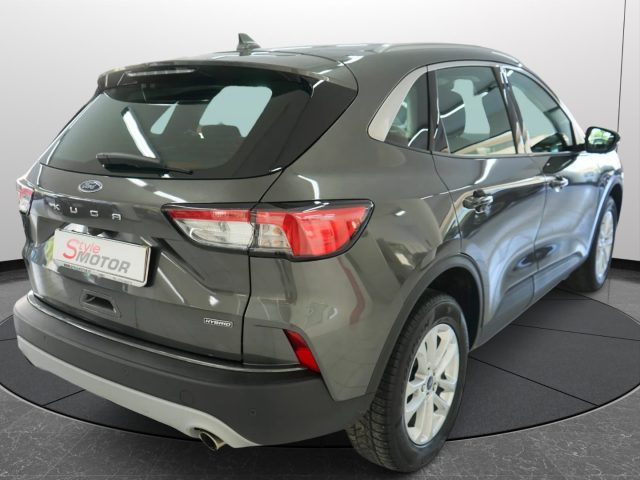 Ford Kuga 2.5 Full Hybrid 190 CV CVT 2WD Titanium FHEV - foto 3 di 4