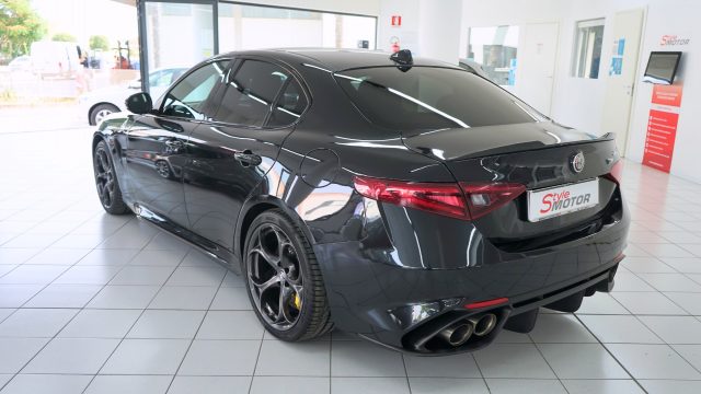 Alfa Romeo Giulia 2.9 T V6 Quadrifoglio MANUALE TIRATURA LIMITATA - foto 3 di 4