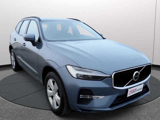 Volvo XC60 B4 (d) automatico Momentum AWD UFFICIALE - foto 2 di 4