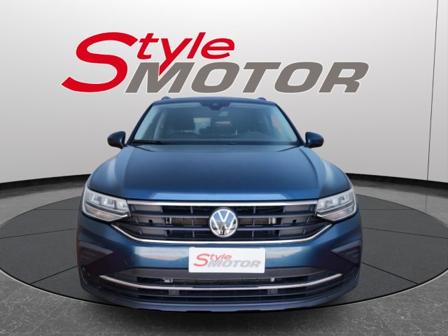 Volkswagen Tiguan 2.0 TDI 122 CV SCR DSG Life Pari al Nuovo usato a FANO