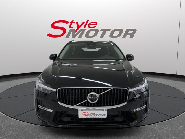 Volvo XC60 B4 (d) AWD automatico Momentum Sport usato a FANO