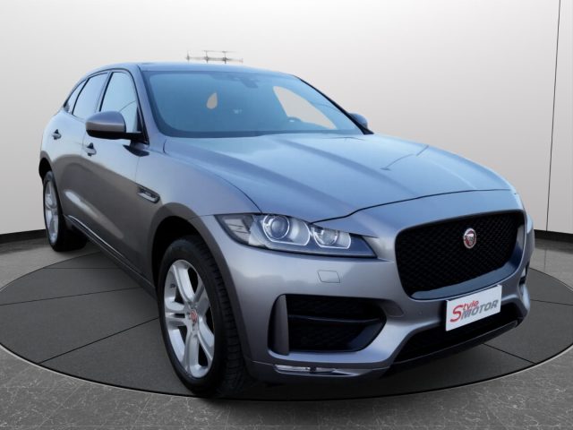 Jaguar F-Pace 2.0 D 240 CV AWD aut. R-Sport - foto 2 di 4
