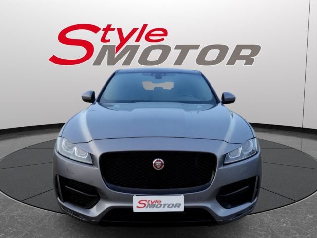 Jaguar F-Pace 2.0 D 240 CV AWD aut. R-Sport usato a FANO
