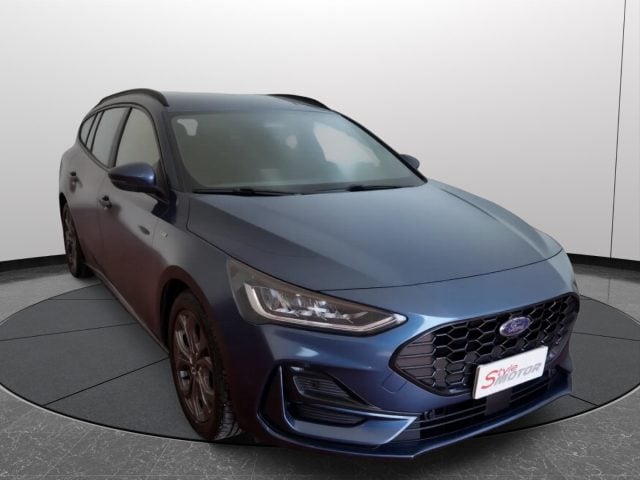 Ford Focus 1.0 EcoBoost Hybrid 125 CV ST-Line Design - foto 2 di 4