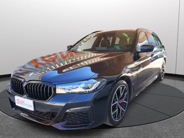 BMW 530 e Touring M Sport Ufficiale Italiana - foto 3 di 4
