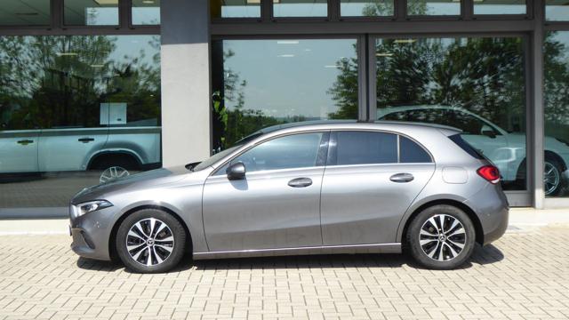 Mercedes-Benz A 180 d Automatic Sport - foto 2 di 4