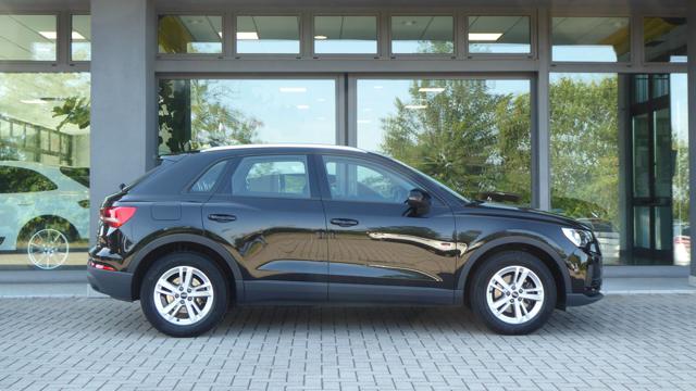 Audi Q3 35 TDI Quattro S-Tronic Business - foto 4 di 4