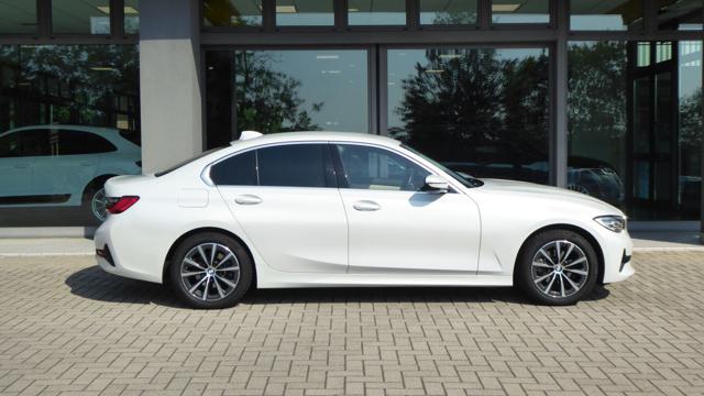 BMW 318 d Luxury Automatico - foto 4 di 4
