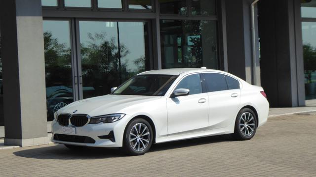 BMW 318 d Luxury Automatico usato a QUATTRO CASTELLA