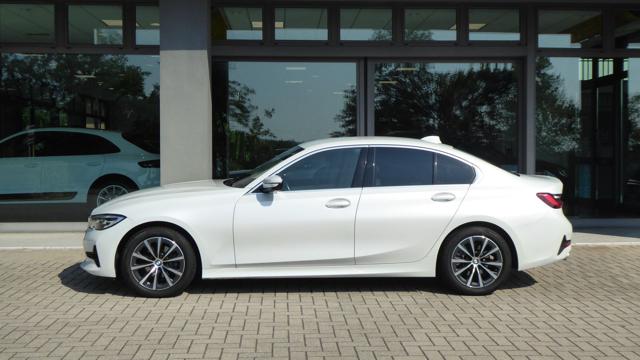 BMW 318 d Luxury Automatico - foto 2 di 4