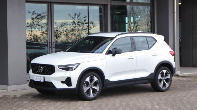 Volvo XC40 B3 automatico Plus Dark usato a QUATTRO CASTELLA