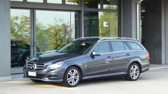 Mercedes-Benz E 220 BlueTEC S.W. Automatic Sport, del 2015, 135.370 km, in vendita a Quattro Castella (RE)