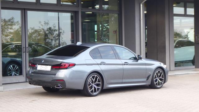 BMW 520 d 48V Msport - foto 3 di 4