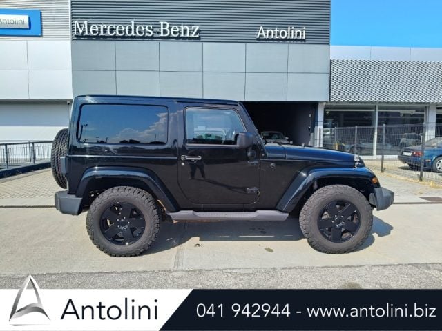 Jeep Wrangler 2.8 CRD DPF Sahara Auto usato a VENEZIA