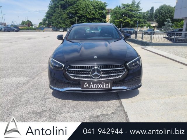 Mercedes-Benz E 220 d Auto Sport - foto 3 di 4
