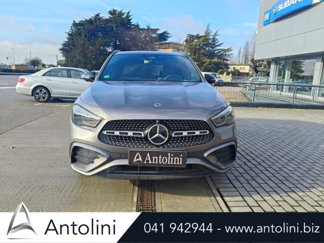 Mercedes-Benz GLA 180 Automatic AMG Line Premium "SOLO 10.987 KM - foto 3 di 4