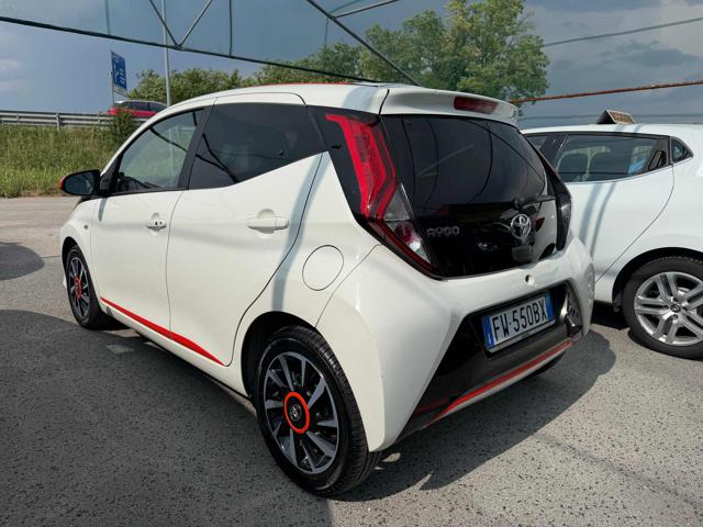 Toyota Aygo 1.0 VVT-i 72 CV 5 porte x-wave orange - foto 4 di 4