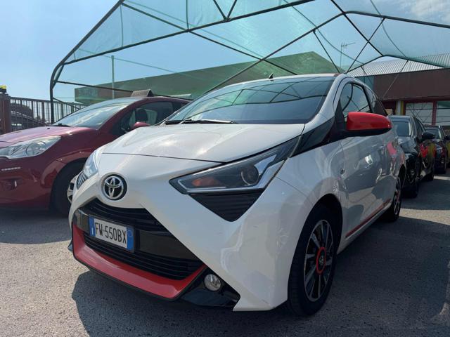 Toyota Aygo 1.0 VVT-i 72 CV 5 porte x-wave orange usato a BUTTRIO