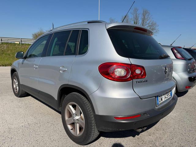 Volkswagen Tiguan 2.0 16V TDI DPF Trend & Fun (18°) - foto 4 di 4