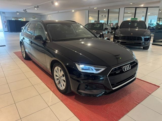 Audi A4 Avant 40 2.0 tdi mhev QUATTRO 204cv s-tronic STUPE, del 2022, 43.000 km, in vendita a Conegliano (TV)