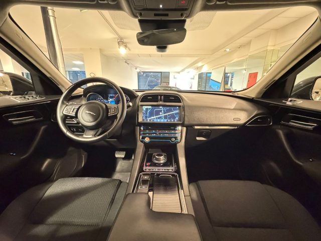 Jaguar F-Pace 2.0d i4 180cv my20 STUPENDA*UNICO PROPRIETARIO usato a CONEGLIANO
