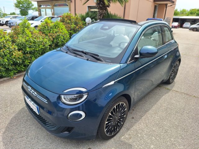 Fiat 500e Cabrio 42 kWh La Prima - foto 2 di 4