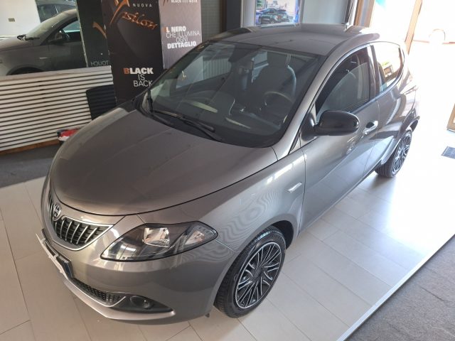 Lancia Ypsilon 1.0 FireFly 5 porte S&S Hybrid Gold usato a GROTTAMINARDA