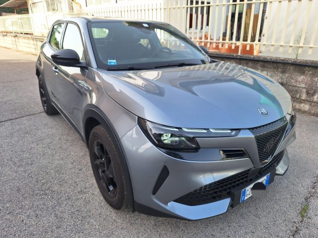 Alfa Romeo Junior 1.2 136 CV Hybrid eDCT6 - foto 2 di 4