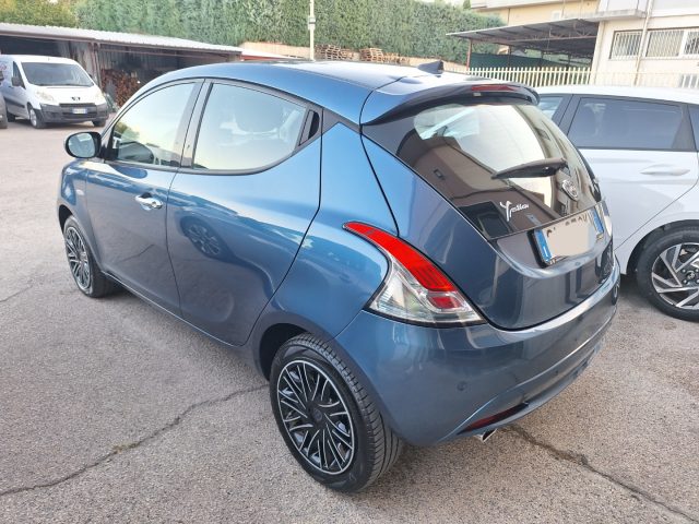 Lancia Ypsilon 1.0 FireFly 5 porte S&S Hybrid Gold - foto 3 di 4