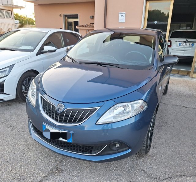 Lancia Ypsilon 1.0 FireFly 5 porte S&S Hybrid Gold - foto 2 di 4