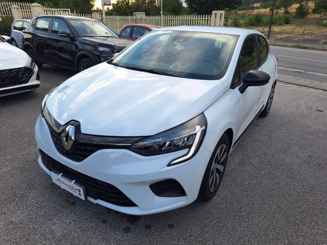 Renault Clio TCe 100 CV GPL 5 porte Equilibre *G P L *, del 2023, 33.000 km, in vendita a Grottaminarda (AV)