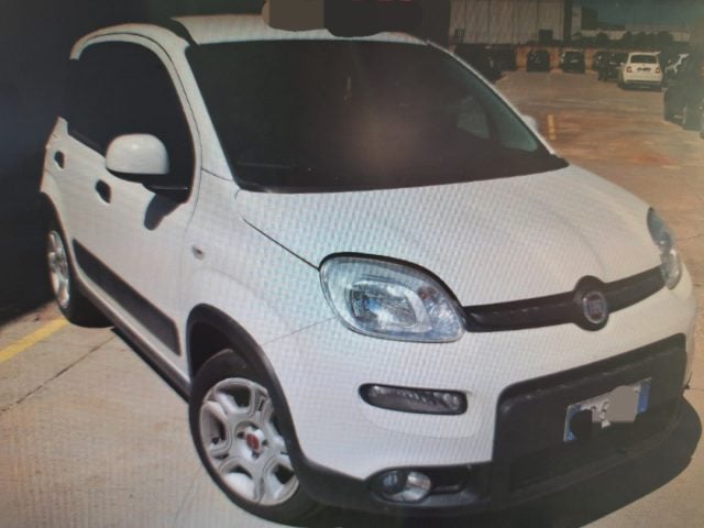 Fiat Panda 1.0 FireFly S&S Hybrid, del 2023, 72.000 km, in vendita a Grottaminarda (AV)