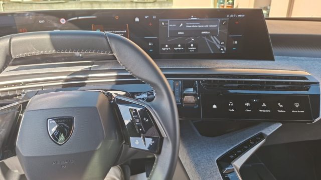 Peugeot 3008 Hybrid 136 e-DCS6 Allure - foto 4 di 4