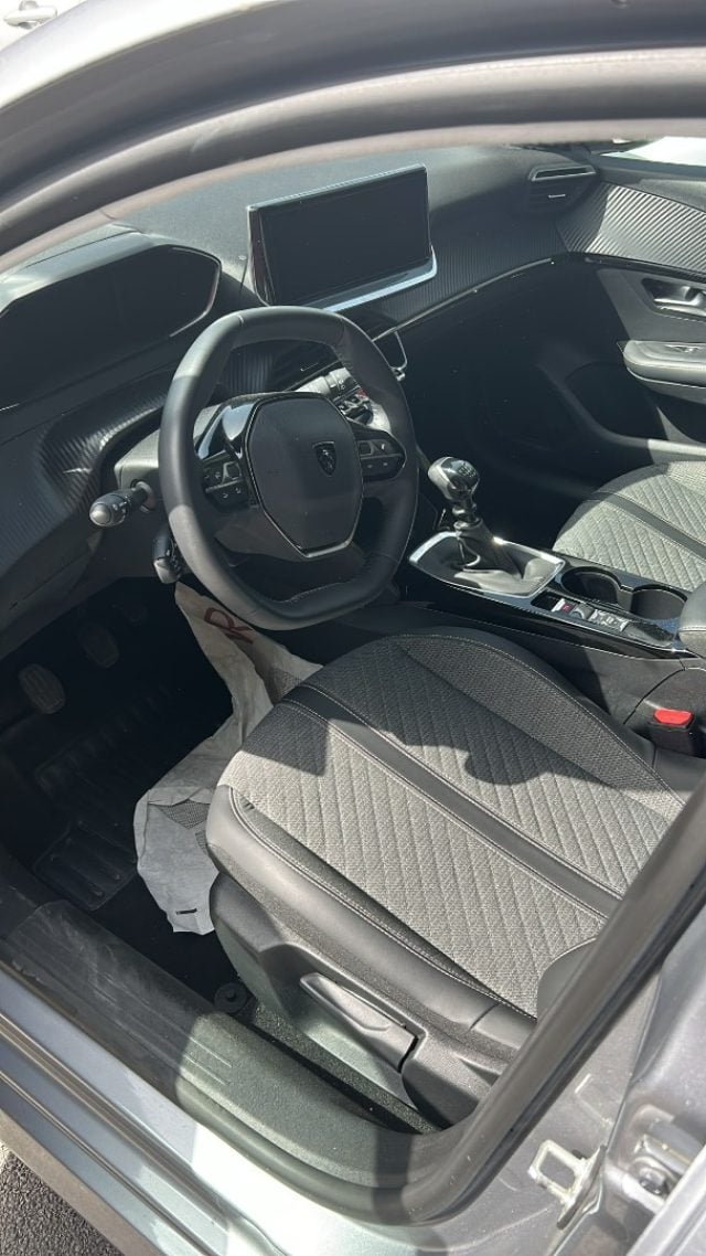 Peugeot 208 PureTech 100 Stop&Start 5 porte Allure - foto 2 di 2