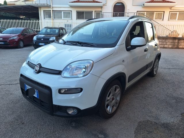 Fiat Panda 1.0 FireFly S&S Hybrid, del 2023, 72.000 km, in vendita a Grottaminarda (AV)