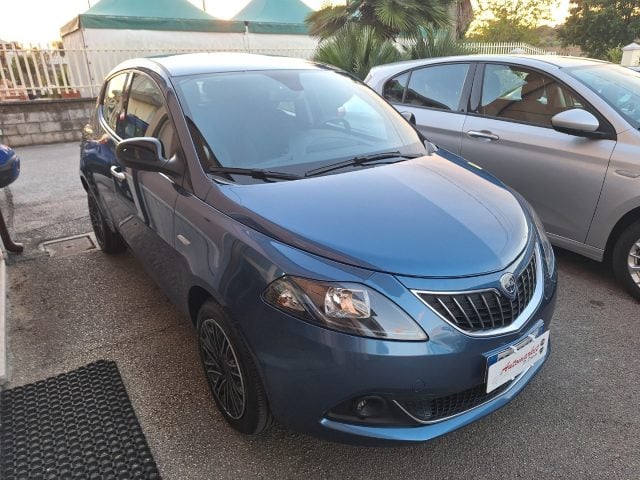 Lancia Ypsilon 1.0 FireFly 5 porte S&S Hybrid Gold - foto 3 di 4