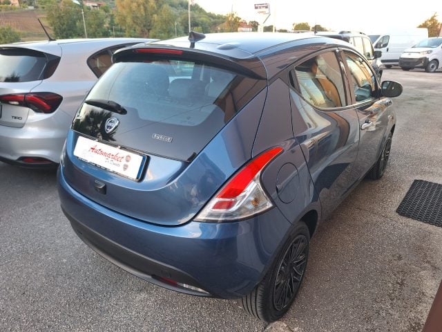 Lancia Ypsilon 1.0 FireFly 5 porte S&S Hybrid Gold - foto 4 di 4