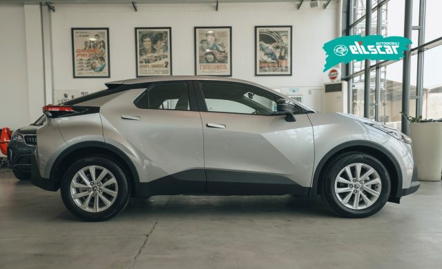 Toyota C-HR 1.8 HV Active - foto 3 di 4