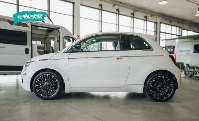 Fiat 500 Berlina Hybrid La Prima - foto 4 di 4