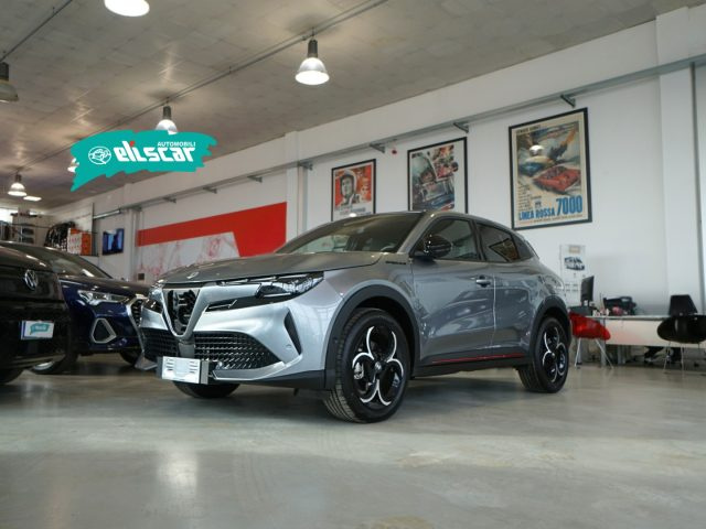 Alfa Romeo Junior 1.2 145 CV Hybrid eDCT6 Speciale - foto 2 di 4