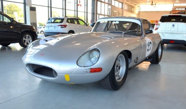 Jaguar E-Type 3.8 Semi Lightweight FIA, del 1964, in vendita a Sona (VR)