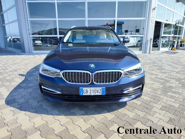 BMW 520 d xDrive Touring Luxury - foto 2 di 4