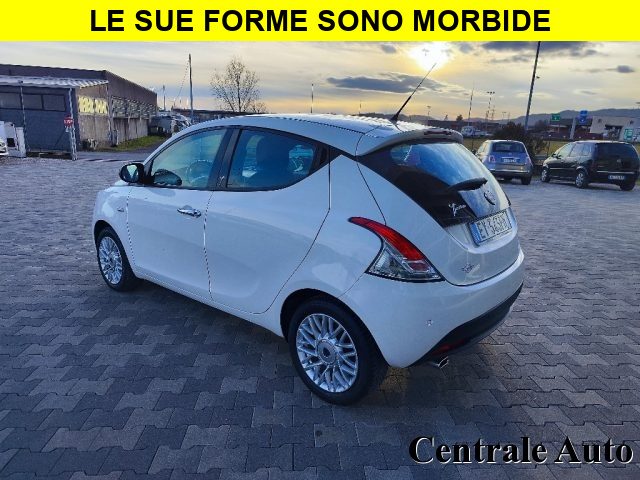 Lancia Ypsilon 1.3 MJT 16V 95 CV 5 porte S&S Gold - foto 4 di 4