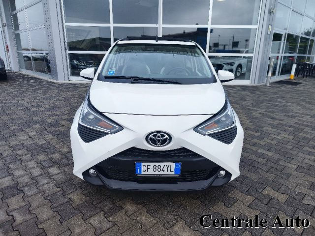 Toyota Aygo Connect 1.0 VVT-i 72 CV 5 porte x-wave MMT - foto 2 di 4