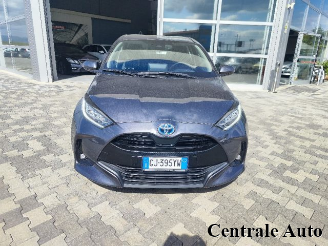 Toyota Yaris 1.5 Hybrid 5 porte Lounge - foto 2 di 4