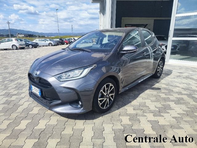 Toyota Yaris 1.5 Hybrid 5 porte Lounge, del 2022, 76.768 km, in vendita a Montecchio Maggiore (VI)